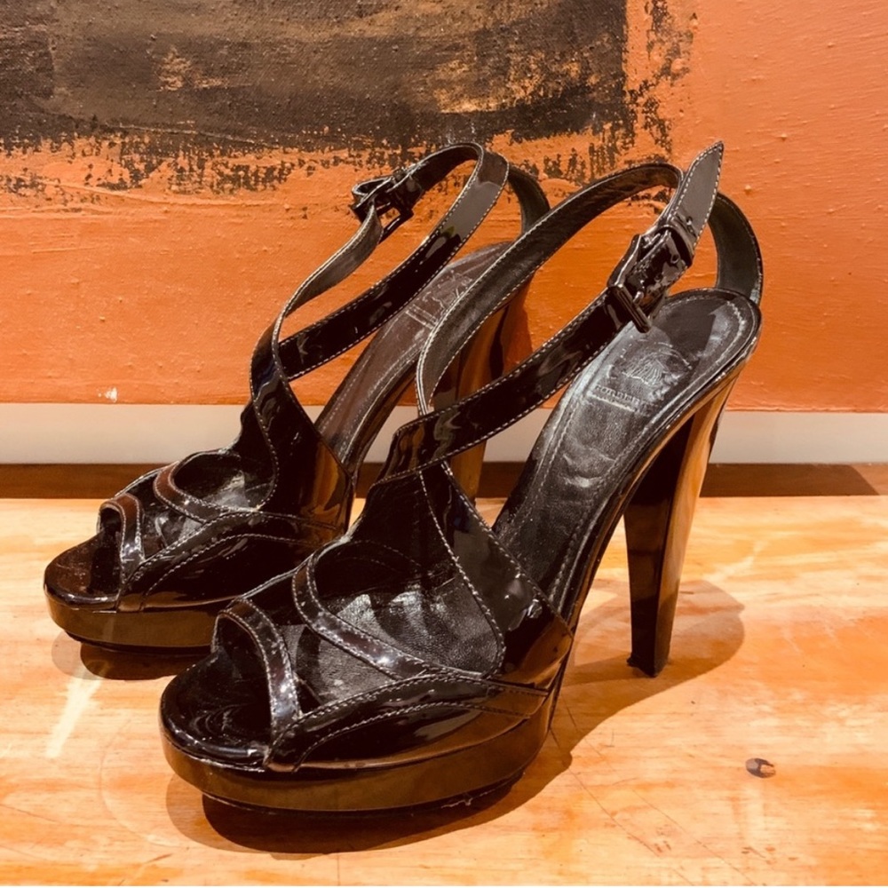 BURBERRY BLACK PATENT STYLISH LEATHER 5” HIGH HEEL WITH CUTOUTS - Picture 6 of 12